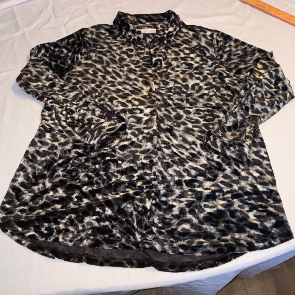 Belle by Kim Gravel Soft Velvet Tunic Big‎ Shirt W Pockets-Black&Gray Leopard-XL